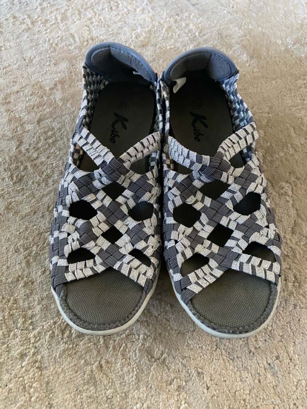 Kizik Gray Woven Elastic Sandals